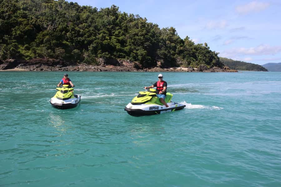 Airlie Beach: Jet Ski Safari Hour of Power and Marine Life - What the price means for couples and families