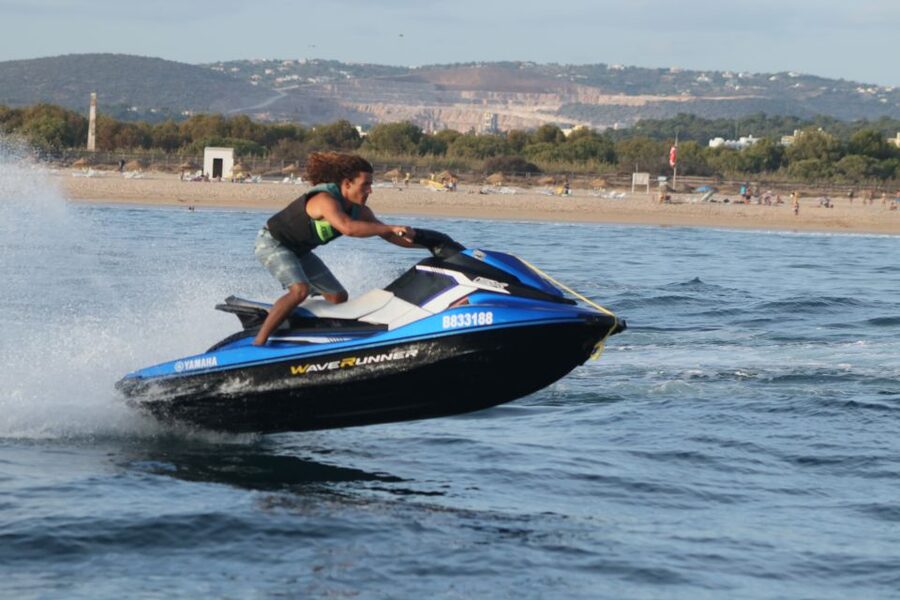 Albufeira: Jet Ski Rental - A closed circuit, not a coastal safari
