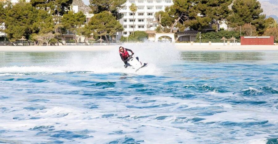 Alcudia: 30-Minute Jet Ski Adventure for Beginners & Photos - What happens at Alcudiajets