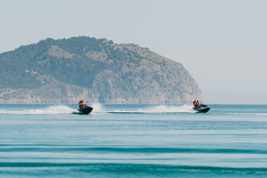 Alcudia: Jet Ski Tour to Lighthouse Island with photos - The photo stop and the clear water