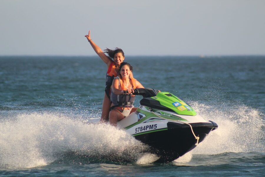 Algarve: Jet Ski Rental in Armação de Pêra - Sharing one jet ski and judging the price