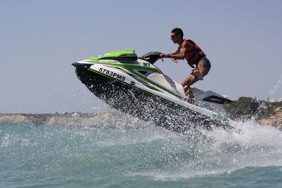 Algarve: Jet Ski Rental in Armação de Pêra - The human side of the experience