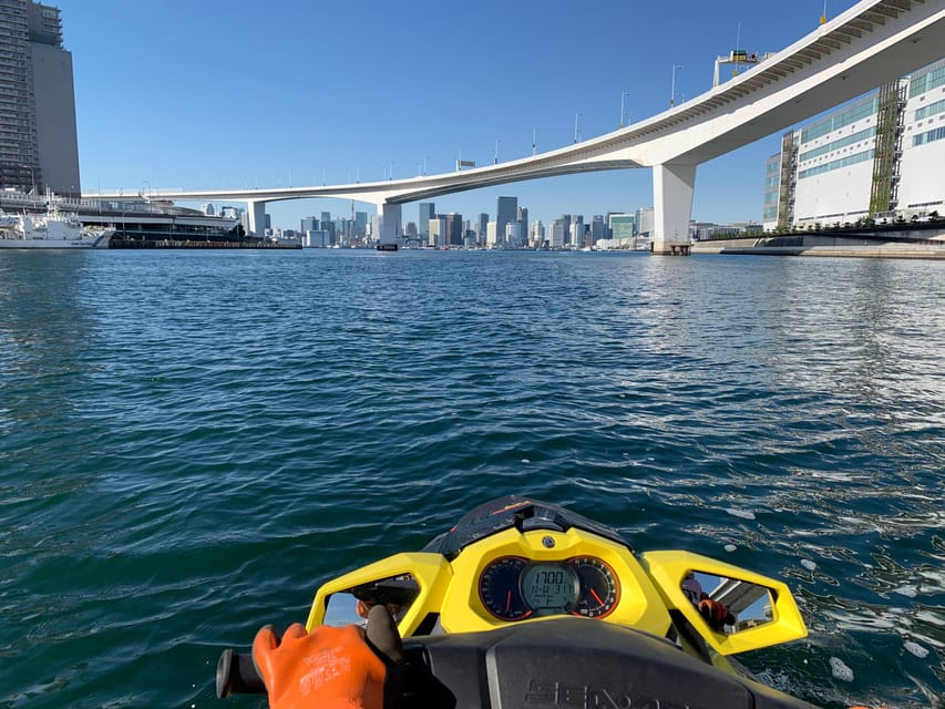 Asakusa : explore tokyo bay and canals by jet skis - What the one-to-one jet ski format means