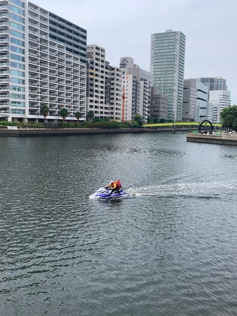 Asakusa : explore tokyo bay and canals by jet skis - The one-hour marina break