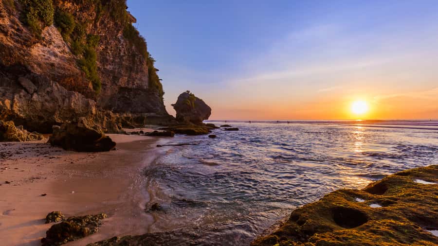 Bali: Parasailing, Jet Ski & Uluwatu Tour with Kecak Dance - The Kecak Dance as the evening finale