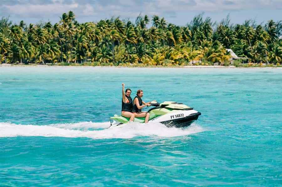 Bora Bora Adventure Day: 4X4 and Jet Ski with Lunch - Two hours on the jet ski