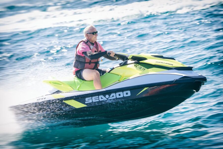 Caleta de Fuste: Jet Ski Circuit Experience - Crossing Caleta de Fuste bay