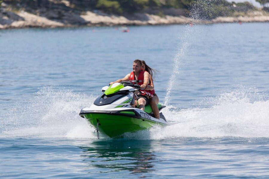 Cavtat: Jet ski rental - Safety features that make the ride easier