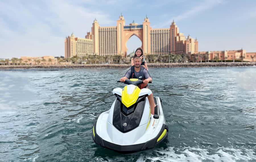 Dubai: Jet Ski Ride with Photos and Videos - 1 Hr - The Atlantis photo stop