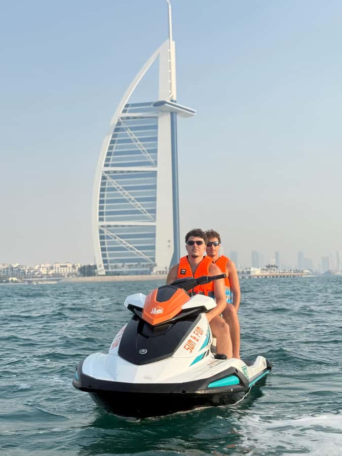 Dubai jet ski: visit the Burj al Arab and Atlantis with photos and videos - Price, shared bookings, and what you actually receive