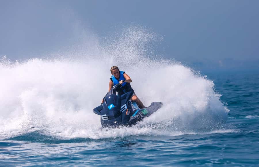 Dubai: Jetski, Burj Khalifa, Burj Al Arab, Juice, & Photos - Who will enjoy this most?