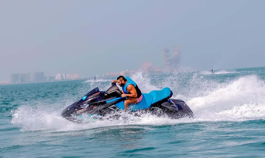 Dubai: Jetski Ride up to 2 People with Photos & Refreshments - The 30-minute ride: short, fast, and photo-friendly