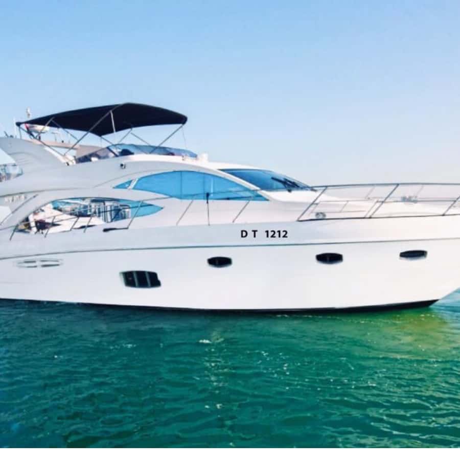 Dubai:Yacht Sightseeing with 30mins Jet-ski on Ain Dubai - A private view of Dubai from Marina to Atlantis