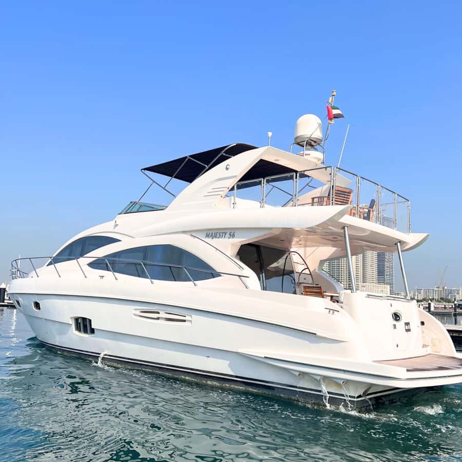 Dubai:Yacht Sightseeing with 30mins Jet-ski on Ain Dubai - Cruising the 20-minute Dubai Marina canal