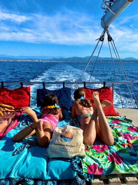 From Dénia/Jávea: Cala Blanca Boat Trip with Jet Ski & Lunch - What this Cala Blanca boat trip is really about