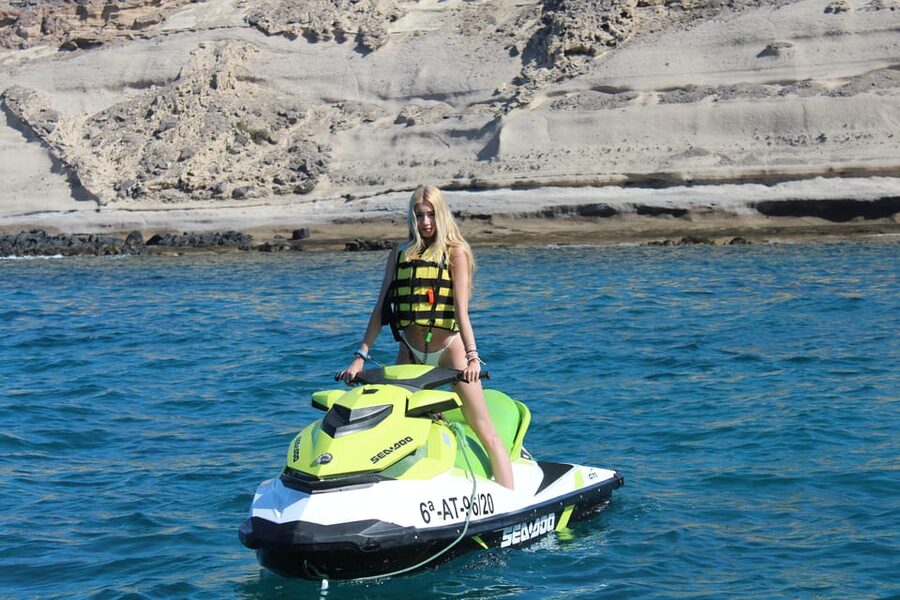From Puerto Colon : 1 hour adrenaline JetSki tour - Who will enjoy this most