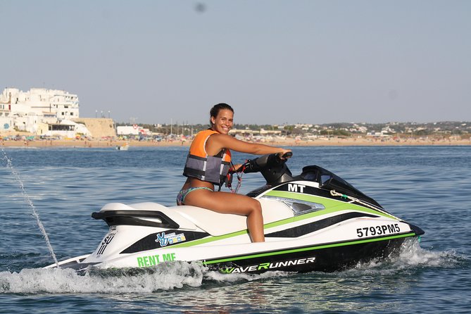 Jet Ski Algarve, Armação de Pêra - Riding a 116-horsepower Yamaha Waverunner