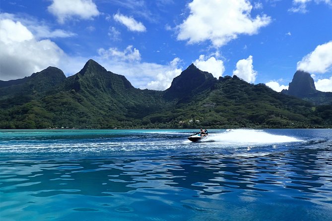 Jet-ski excursion 3 hrs Jet ski excursion to Moorea (single or two-seater) - The long ride along Moorea’s north coast