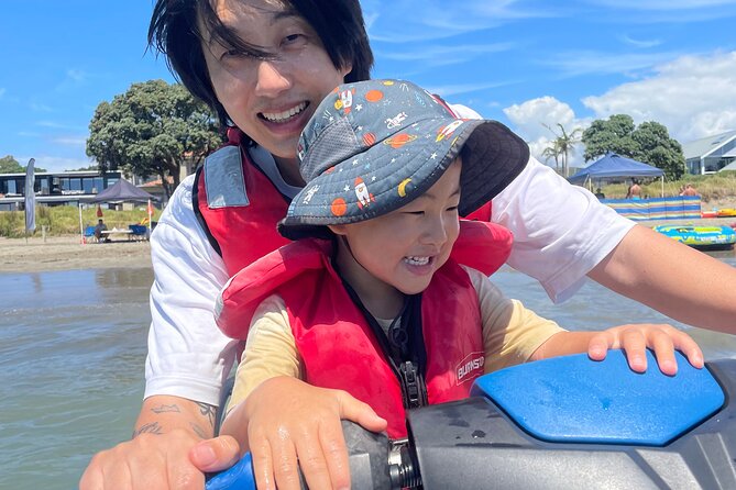 Jet Ski Hire Auckland - Experience the Fun with the Best Operator - Learning the controls before the fun begins