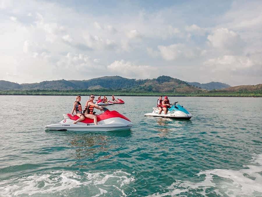 Jetski Halfday - Lunch With an Extra-Cost Catch