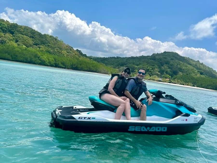 Koh Samui: Jetski Safari, Snorkeling to Pig & Virgin Islands - Riding between the islands