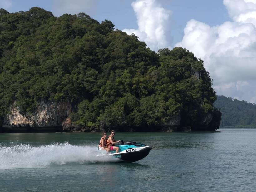 Langkawi: Premium UNESCO Geopark Jet Ski Tour of 8 Islands - Riding through the Dayang Bunting islands