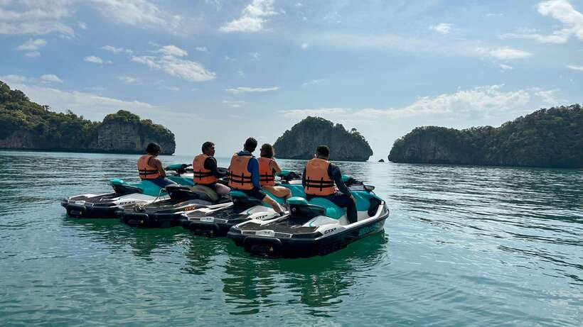 Langkawi: Premium UNESCO Geopark Jet Ski Tour of 8 Islands - Starting on the beach behind Langkawi Tailor