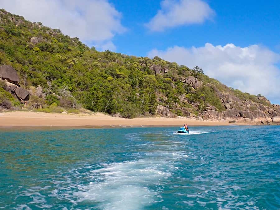 Magnetic Island: 5 Beach Bay Jet Ski Tour - Key points at a glance