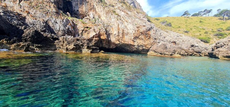 Mallorca Alcudia: Jack Sparrow Cave Jet Ski Tour - Seeing Coll Baix from the water