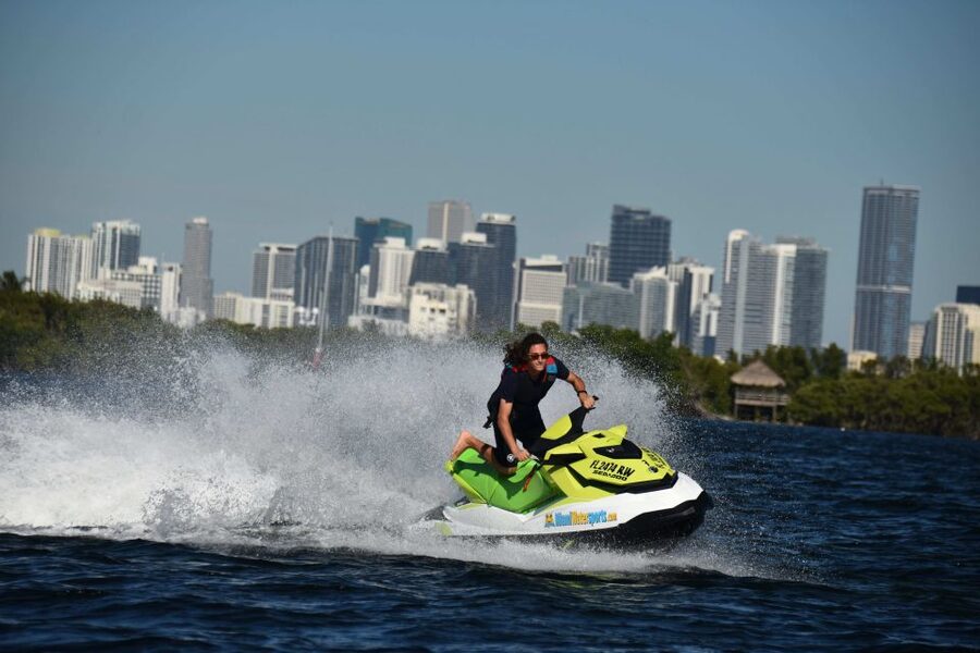 Miami: #1 Jet Ski Company used by Celebrities - Key points to know before you ride