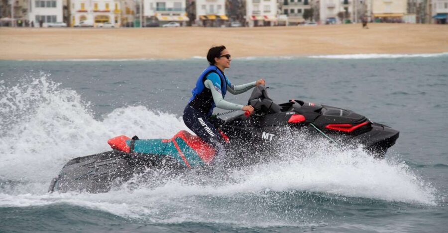 Nazaré: Jet Ski Rental - Your first minutes: instructions and safety gear