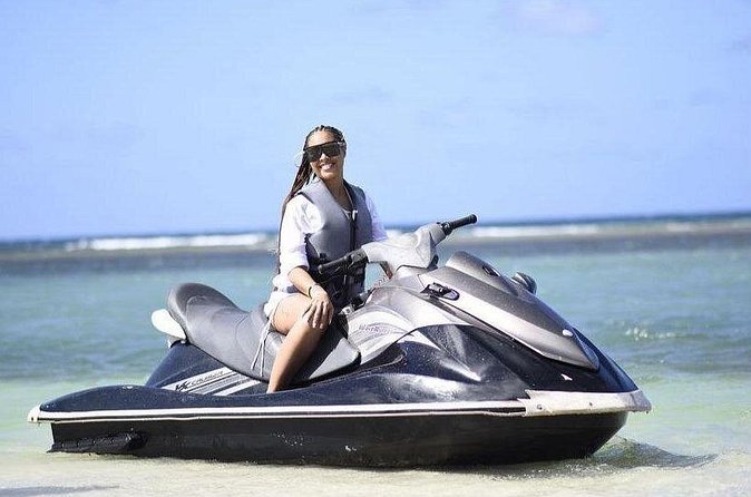 Private Jet Ski Adventure at Tropical Bliss Beach - The private format and group experience