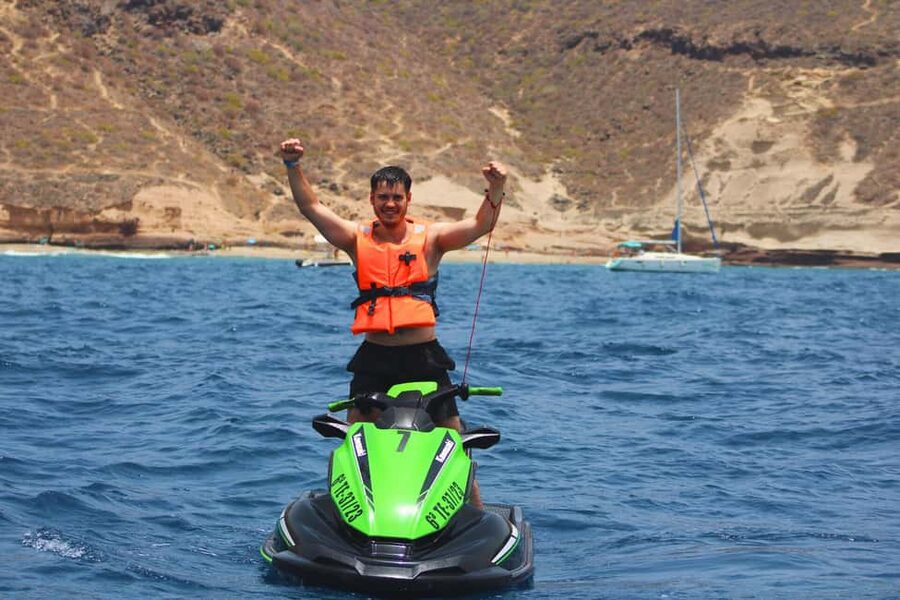 Puerto Colón: Yamaha Jet Ski Tour Along Tenerife's Coast - Twenty-five more minutes on the Yamaha