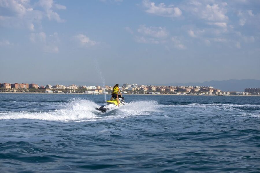 Valencia: Jet Ski Tour + Paddle Surf + Photos + Free drink - When the one-hour ride earns its cost