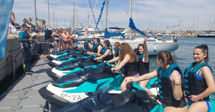 Valencia: Jetski experience with Guide - A short briefing before the throttle
